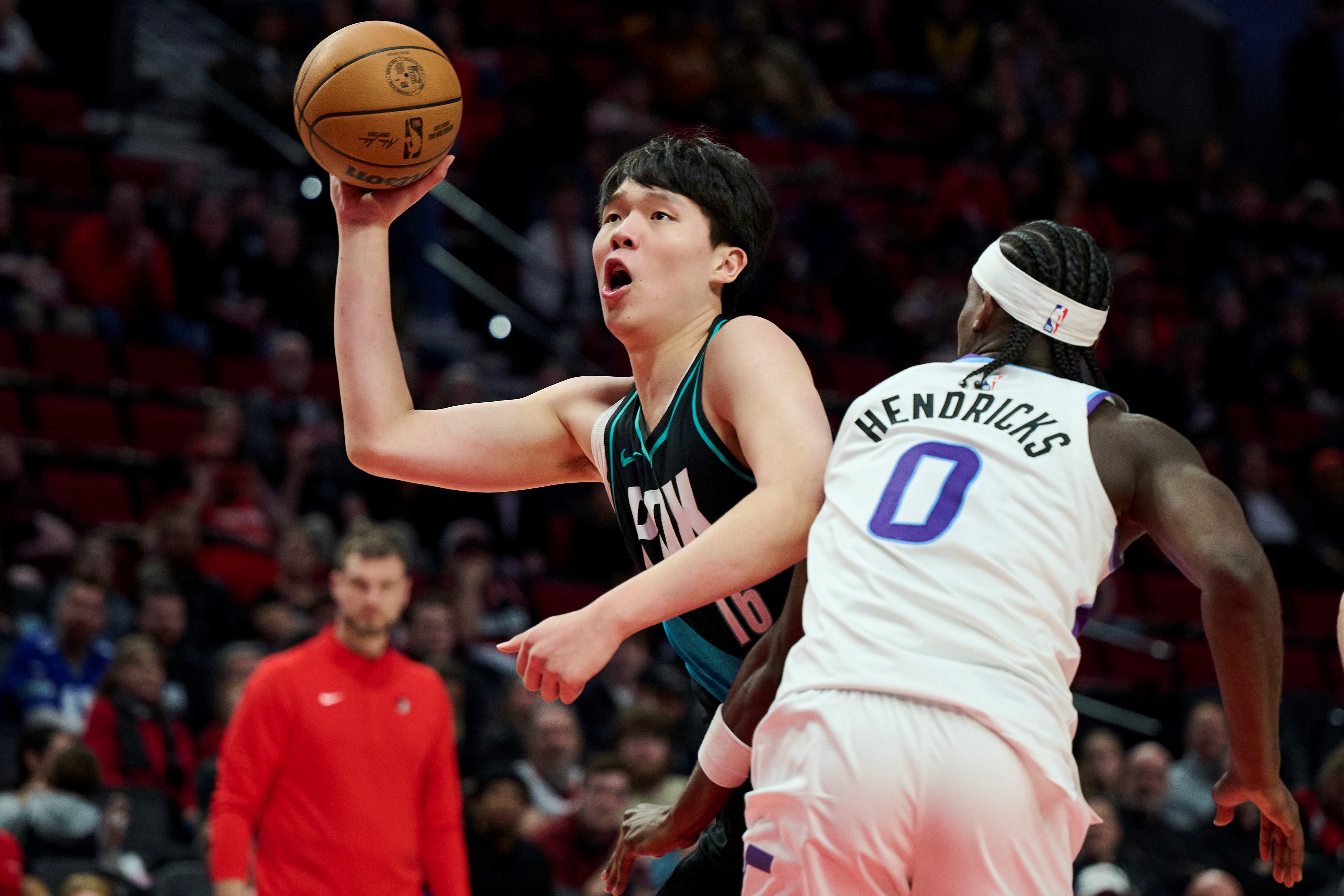 苏群：以杨瀚森现在的适应程度 即使被交易也不会立刻有机会