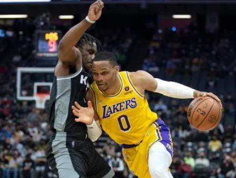 xingkong.com-湖人输球詹姆斯心态不乱 已经习惯逆境下背负压力