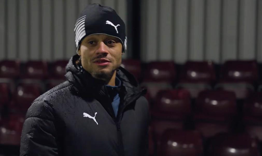 xingkong-哈维-西蒙斯：很喜欢阿奇-格雷的踢球方式，他未来会非常出色